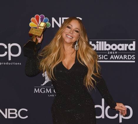 May 1, 2019 - Las Vegas, NV, USA - LAS VEGAS, NEVADA - MAY 01: Mariah Carey poses with the Icon Award in the press room during the 2019 Billboard Music Awards at MGM Grand Garden Arena on May 01, 2019 in Las Vegas, Nevada. Photo: imageSPACE Las Vegas USA - ZUMAs181 20190501_zea_s181_270 Copyright: xImagespacex
