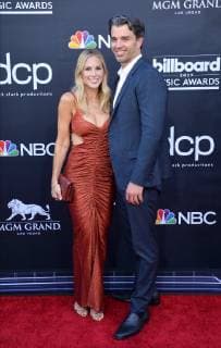 Brooke Mahan and Mike Mahan arrive for the 2019 Billboard Music Awards at the MGM Grand Garden Arena in Las Vegas, Nevada on May 1, 2019.  LAV20190501435 JIMxRUYMEN