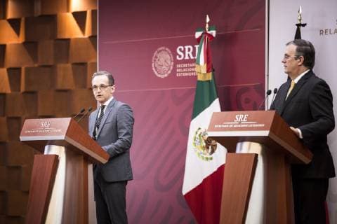 Bundesaussenminister Heiko Maas (L), SPD, und Marcelo Luis Ebrard Casaubon (R), Aussenminister von Mexiko, aufgenommen im Rahmen eine Pressekonferenz in Mexiko-Stadt, 02.05.2019. Heiko Maas reist im Rahmen seiner Reise nach Lateinamerika Brasilien, Kolumbien und Mexiko. Mexiko-Stadt Mexico