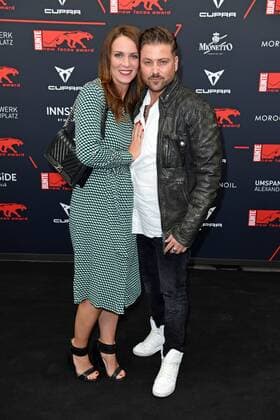 Felix von Jascheroff mit Ehefrau Bianca Bos - von Jascheroff beim BUNTE New Faces Award Film im Umspannwerk in Berlin am 02.05.2019