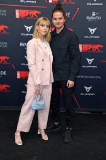 Lina Larissa Strahl mit Freund Tilman Poerzgen beim BUNTE New Faces Award Film im Umspannwerk in Berlin am 02.05.2019