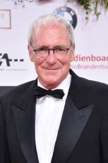 August Zirner bei der Ankunft zur Verleihung Deutscher Filmpreis am 3.05.2019 in Berlin Deutscher Filmpreis 2019 in Berlin - Ankunft Roter Teppich