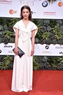 Paula Beer bei der Ankunft zur Verleihung Deutscher Filmpreis am 3.05.2019 in Berlin Deutscher Filmpreis 2019 in Berlin - Ankunft Roter Teppich