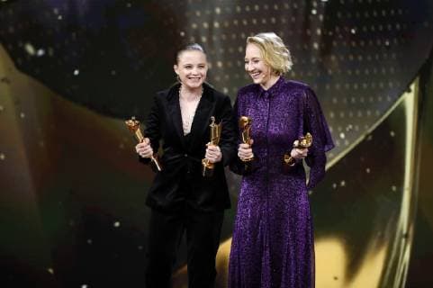 Jasna Fritzi Bauer und Anna Maria Mühe bei der Verleihung des Deutschen Filmpreises 2019 in der Messe Berlin. Berlin, 03.05.2019