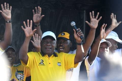Ramaphosa campaigns in Mamelodi 20190502 NETWERK 24 Gauteng Premier, David Makhura en President Cyril Ramaphosa sing op die verhoog voordat die president met ANC ondersteuners praat by die Victory sportgronde in Mamalodi tydens n verkiesings vergadering met die gemeenskap van Mamalodi- OosFoto: Deaan Vivier Gallo159952