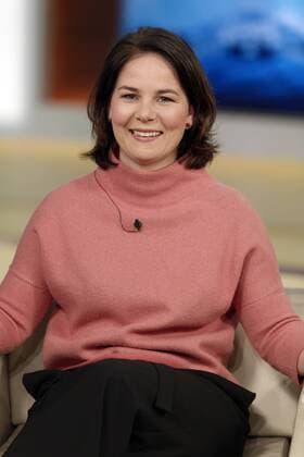Annalena Baerbock 2019-05-05, Berlin, Deutschland - Annalena Baerbock (Bündnis 90 Die Grünen), Parteivorsitzende, zu Gast bei Anne Will im Ersten Deutschen Fernsehen. Thema der Talkrunde: Streit um CO2-Steuer - wer zahlt für den Klimaschutz?