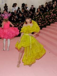 Charli XCX arrives on the red carpet at The Metropolitan Museum of Art s Costume Institute Benefit Camp: Notes on Fashion at Metropolitan Museum of Art in New York City on May 6, 2019.  NYP20190506245 JOHNxANGELILLO