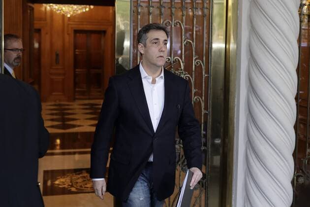 News Themen der Woche KW19 News Bilder des Tages (190506) -- NEW YORK, May 6, 2019 (Xinhua) -- Michael Cohen, U.S. President Donald Trump s former long-term personal attorney, leaves his Manhattan apartment to report to prison in New York, the United States, May 6, 2019. Michael Cohen began his three-year prison sentence on Monday after pleading guilty in December 2018 to a series of crimes, including campaign finance violations, tax evasion and lying to Congress. (Xinhua Li Muzi) U.S.-NEW YORK-MICHAEL COHEN-REPORT TO PRISON 