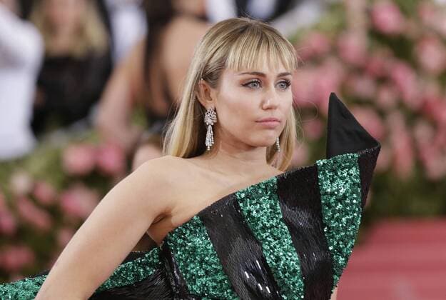 Miley Cyrus arrives on the red carpet at The Metropolitan Museum of Art s Costume Institute Benefit Camp: Notes on Fashion at Metropolitan Museum of Art in New York City on May 6, 2019.  NYP2019050935 JOHNxANGELILLO