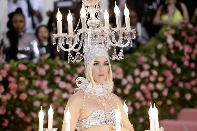Entertainment Bilder des Tages Katy Perry arrives on the red carpet at The Metropolitan Museum of Art s Costume Institute Benefit Camp: Notes on Fashion at Metropolitan Museum of Art in New York City on May 6, 2019.  NYP2019050952 JOHNxANGELILLO