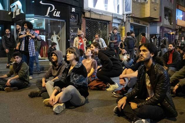 News Themen der Woche KW19 News Bilder des Tages May 6, 2019 - Istanbul, Turkey - Thousands of supporters of Istanbul Mayor Ekrem Imamoglu protest the rerun of Istanbul election on May 06, 2019 in Istanbul, Turkey. Republican People s Party s (CHP) candidate Ekrem Imamoglu had been selected as the mayor of Istanbul after the local election on March the 31st but the government did not accept this result as a proper one. Istanbul Turkey  - ZUMAn230 20190506_zaa_n230_610 Copyright: xErhanxDemirtasx