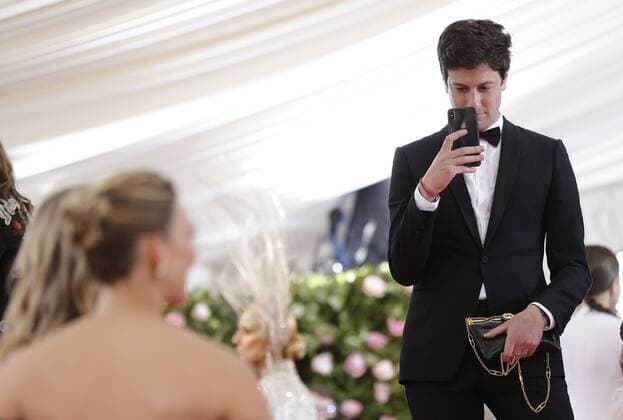 Joshua Kushner and Karlie Kloss arrive on the red carpet at The Metropolitan Museum of Art s Costume Institute Benefit Camp: Notes on Fashion at Metropolitan Museum of Art in New York City on May 6, 2019.  NYP2019050913 JOHNxANGELILLO
