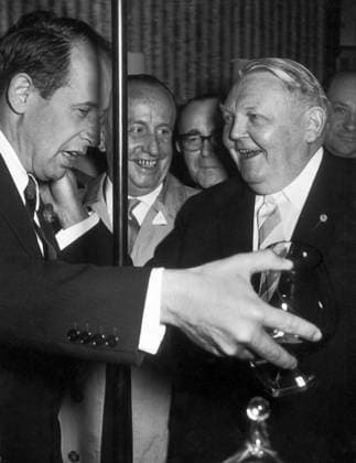 Germany - Deutsche Industriemesse 1961 in Hannover, Prof. Dr. Udwig Erhard (rechts) mit Direktor Philip Rosenthal, Hannover Niedersachsen Deutschland *** Germany German Industrial Fair 1961 in Hanover Prof Dr Udwig Erhard right with Director Philip Rosenthal Hanover Lower Saxony Germany Copyright: ErichxAndres UnitedArchives90062_00649746