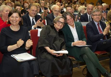 Frankfurt (Oder), 09.05.219 - Audimax - Europa-Universitaet - Viadrina Verleihung des Viadrina-Preises an die polnische Regisseurin und Drehbuchautorin Agnieszka Holland fuer ihr Engagement um die europäische Verständigung. im Bild: v.l.n.r. Prof. Dr. Dagmar Jajesniak-Quast, die Preistraegerin, Agnieszka Holland, die Praesidentin der Europa-Universitaet Viadrina, Prof.Dr. Julia von Blumenthal und der Prorektor der Adam-Mickiewicz-Universitaet Poznan Prof. Dr. Tadeusz Wallas.