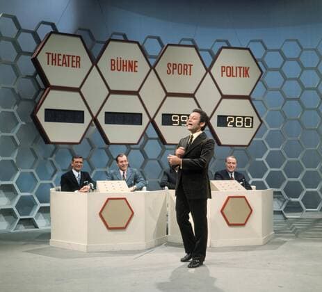 DALLI DALLI Showmaster HANS ROSENTHAL mit den Kandidaten, Sendung vom 16.12.1971, Copyright: ArthurxGrimm UnitedArchives00659705