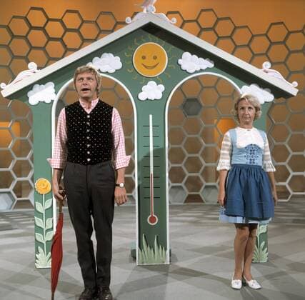 DALLI DALLI UWE FRIEDRICHSEN und EDITH HANCKE beim Ratespiel, Sendung vom 5.8.1971, Copyright: ArthurxGrimm UnitedArchives00659723