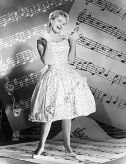 CORNELIA (CONNY) FROBOESS, Studioaufnahme für den Film: Ja, so ein Mädchen mit 16 , 1959., *** CORNELIA CONNY FROBOESS Studio recording for the movie Ja so ein Mädchen mit 16 1959 Copyright: ArthurxGrimm UnitedArchives00667011
