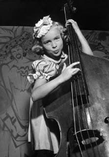 CORNELIA FROBOESS - CORNELIA (CONNY) FROBOESS, Studioaufnahme für den Film: An jedem Finger 10 , 1954., *** CORNELIA FROBOESS CORNELIA CONNY FROBOESS Studio recording for the film An jedem Finger 10 1954 Copyright: ArthurxGrimm UnitedArchives00667095