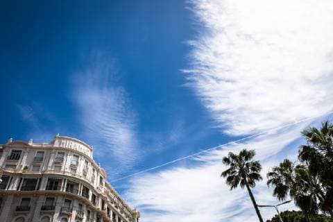 Preparatifs. 72th International Cannes Film Festival. 72eme Festival International du Film de Cannes. Le Miramar accueillera, comme chaque année, les projections de ma Semaine de la Critique. 238925 2019-05-10 Cannes Etats-Unis _sans_perso  Copyright: xTerencexBaelenx STAR_238925_017