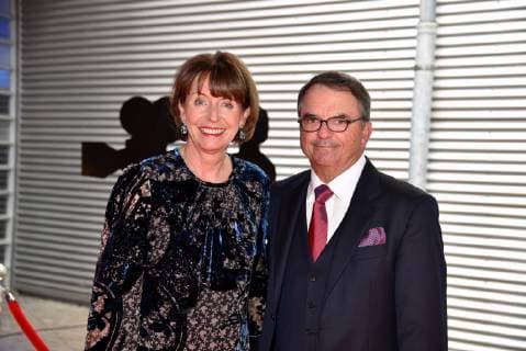 Die Oberbürgermeisterin der Stadt Köln Henriette Reker und ihr Mann Perry Somers bei der Preisverleihung des 29. Deutschen Kamerapreises. Hier werden Kameraleute und Editoren für ihre herausragende Leistung ausgezeichnet.