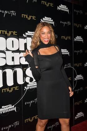 Entertainment Themen der Woche KW19 Entertainment Bilder des Tages MIAMI BEACH, FL - MAY 11: Tyra Banks attends the Sports Illustrated Swimsuit Celebrates 2019 Issue Launch at Myn-Tu on May 11, 2019 in Miami, Florida....People: Tyra Banks Miami Beach United States Of America - ZUMAs214 20190511_zba_s214_372 Copyright: xSMGx