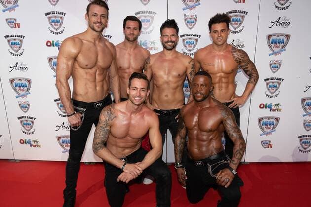 Entertainment Themen der Woche KW19 Entertainment Bilder des Tages Mega Park Saison Opening 2019 - Marc Terenzi mit Sixx Paxx;Mega Park Saison Opening 2019 -, Mallorca Mallorca Spanien Playa de Palma *** Mega Park Season Opening 2019 Marc Terenzi with Sixx Paxx Mega Park Season Opening 2019 Mallorca Mallorca Mallorca Spain Playa de Palma