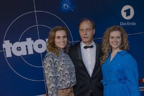 Das MDR-Tatort-Ermittler-Team aus Dresden um Karin Gorniak (Karin Hanczewski), Peter Michael Schnabel (Martin Brambach) und Leonie Winkler (Cornelia Gröschel) (L-R) sucht in seinem ersten gemeinsamen Fall einen Serienmörder. Fotocall vor der Preview des MDR-Tatortes Das Nest im Rundkino Dresden. *** The MDR crime scene investigator team from Dresden around Karin Gorniak Karin Hanczewski Peter Michael Schnabel Martin Brambach and Leonie Winkler Cornelia Gröschel L R is looking for a serial killer Fotocall in his first joint case before the preview of the MDR crime scene Das Nest in the round cinema Dresden