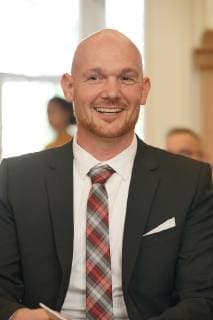 Dr. Alexander Gerst, Köln, Astronaut, ISS, ESA, DLR, Forschungsmission Horizons. Bekam den Landesverdienstorden von Ministerpräsident Armin Laschet CDU am 14.05.2019 in Düsseldorf überreicht. Er ist eine der höchsten Auszeichnungen Nordrhein-Westfalens. Das Land zeichnet damit Bürgerinnen und Bürger für ihre außerordentlichen Verdienste und überragendes Engagement für die Gesellschaft aus. Düsseldorf NRW Deutschland