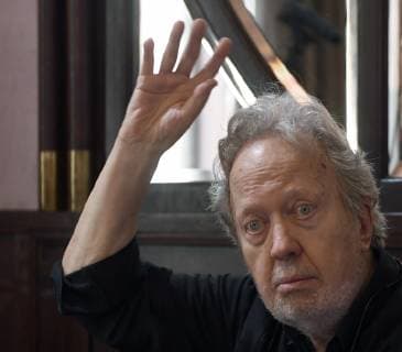 Conductor John Nelson speaks during the press conference during the 74th Prague Spring International Music Festival in Prague, Czech Republic, May 14, 2019. Czech orchestras will be presenting programmes which deviate from the fare offered during their regular concert seasons. Concert celebrating the visionary Hector Berlioz, his monumental Te Deum returns to the Prague Spring after a period of forty years. Leading the Prague Radio Symphony Orchestra is respected specialist in Berlioz s music, conductor John Nelson (15 May). (CTKxPhoto MichalxKrumphanzl) CTKPhotoP201905140897301  kru 2