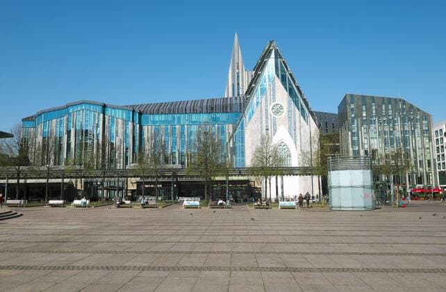  Paulinum, Aula und Universitätskirche St. Pauli der Universität Leipzig am Augustusplatz, Leipzig, Sachsen, Deutschland, Europa *** Paulinum, Aula and University Church St Pauli of the University of Leipzig at Augustusplatz, Leipzig, Saxony, Germany, Europe Copyright: imageBROKER/MichaelxNitzschke iblnit04887823.jpg