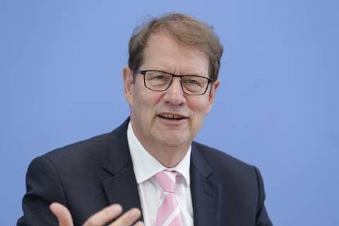 15.05.2019, Berlin, Deutschland - Pressekonferenz: Jahresbericht 2018 des Petitionsausschusses. Foto: Gero Storjohann, CDU CSU-Fraktion, Obmann des Petitionsausschuss. *** 15 05 2019, Berlin, Germany Press conference Annual Report 2018 of the Committee on Petitions Photo Gero Storjohann, CDU CSU Group, Chairman of the Committee on Petitions