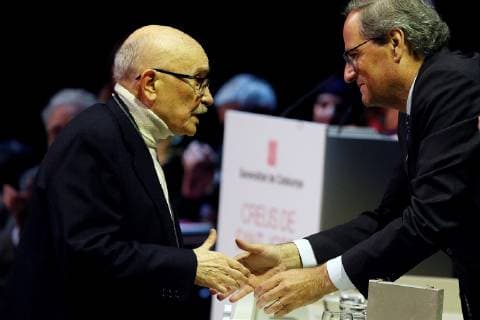 Catalan photographer Antoni Vidal (L) receives from Catalan regional President Quim Torra (R) the Cross of Saint George award at a ceremony in Barcelona, Catalonia, north eastern Spain, 16 May 2019. The Cross of Saint George award is handed by the Catalan regional Government to important personalities and social entities for their contributions in Catalonia. Cross of Saint George in Barcelona !ACHTUNG: NUR REDAKTIONELLE NUTZUNG!  Copyright: xAlejandroxGarciax GRAFCAT9211 20190516-636936371313660626