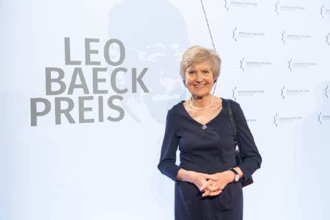 Verleihung des Leo Baeck-Preises 2019 durch den Zentralrat der Juden in Deutschland am Donnerstag (16.05.19) in Berlin an den Vorstandsvorsitzenden des Axel-Springer-Konzerns, Mathias Doepfner (Döpfner). (Foto: Friede Springer, Verlegerin und Vorstandsmitglied der Axel Springer SE) Der Zentralrat der Juden ehrt Doepfner fuer sein jahrzehntelanges, ausserordentliches Engagement fuer die juedische Gemeinschaft und fuer den Staat Israel. Der mit 10.000 Euro dotierte Leo-Baeck-Preis ist die hoechste Auszeichnung des Zentralrats. Doepfner habe sich in zahlreichen Artikeln und Reden mit Antisemitismus in all seinen Formen in Deutschland auseinandergesetzt. Die Erinnerung an die Schoah und die daraus resultierende Verantwortung Deutschlands gegen jede Form von Intoleranz und fuer Israel seien ihm ein Herzensthema. (Siehe epd-Bericht vom 17.05.2 Copyright: epd-bild ChristianxDitsch EDITORIAL USE ONLY