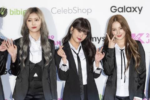 May 17, 2019 - Chiba, Japan - Members of the South Korean girl group Momoland pose for the cameras during a red carpet for the KCON 2019 Japan in Makuhari Messe Convention Center. The KCON aims to promote South Korea s culture including K-Pop, fashion, food, and tv shows in Japan. The culture festival is held from May 17 to 19. Chiba Japan - ZUMAm191 20190517_zap_m191_039 Copyright: xRodrigoxReyesxMarinx