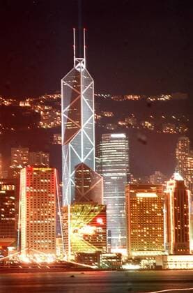(190517) -- BEIJING, May 17, 2019 (Xinhua) -- File photo shows the Bank of China skyscraper designed by world-renowned architect Ieoh Ming Pei in Hong Kong, China. Ieoh Ming Pei, commonly known as I.M. Pei, died Thursday at age 102. Pei was born in Guangzhou of China and moved to the United States in 1935. He won a wide variety of prizes and awards in the field of architecture. (Xinhua Zhang Ruiqi) U.S.-CHINESE AMERICAN ARCHITECT-PASSING AWAY 