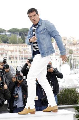 Antonio Banderas at the Dolor y gloria Leid und Herrlichkeit Pain and Glory photocall during the 72nd Cannes Film Festival at the Palais des Festivals on May 18, 2019 in Cannes, France