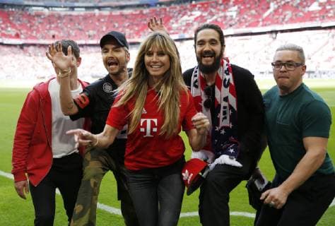 Heidi Klum und Tokio Hotel zu Gast in der Allianz Arena Heidi Klum und Tom Kaulitz mit seiner Band Tokio Hotel beim letzten Spiel der Saison in der Allianz Arena, München Bayern Deutschland Allianz Arena