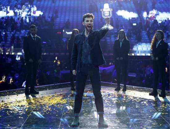 TEL AVIV, ISRAEL, MAY 19, 2019: Contestant Duncan Laurence (C) representing the Netherlands poses with the trophy as he wins the 2019 Eurovision Song Contest. Vyacheslav Prokofyev TASS  TS0ABDDE
