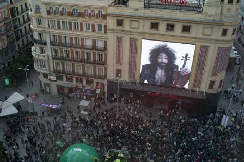 May 19, 2019 - Madrid, Spain - Lebanese violinist Ara Malikian during the digital concert in the Plaza de Callao in Madrid, presents his latest album, Royal Garage May 18, 2019 madrid spain Madrid Spain  - ZUMAn230 20190519_zaa_n230_039 Copyright: xOscarxGonzalezx