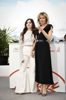Foto IPP Daniele Cifala 20 05 2019 Portrait Of A Lady On Fire (Portrait De La Jeune Fille En Feu) Photocall - The 72nd Annual Cannes Film Festival nella foto: Luana Bajrami and Valeria Golino  0