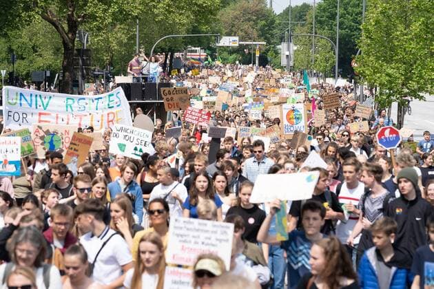 News Themen der Woche KW21 News Bilder des Tages Fridays for Future - weltweiter Aktionstag - Demonstration in Hamburg -;Fridays for Future - weltweiter Aktionstag - Demonstration in Hamburg -, Hamburg Hamburg Deutschland Heiligengeistfeld *** Fridays for Future worldwide action day Demonstration in Hamburg Fridays for Future worldwide action day Demonstration in Hamburg , Hamburg Hamburg Germany Heiligengeistfeld