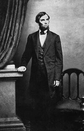 Washington, DC, USA - Full-Length Portrait of U.S. President Abraham Lincoln, photograph by Alexander Gardner, Washington DC, USA, 1861 Washington USA - ZUMAg145 20190327_zza_g145_011 Copyright: xJTxVintagex