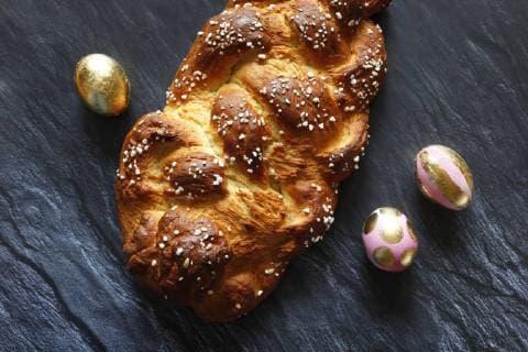 Homemade Easter plait and Easter eggs, from above  JTF01210