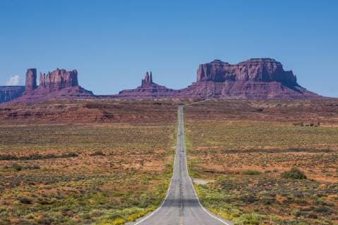 USA, Arizona, Monument valley, empty road  RUNF01743