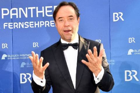 Jan Josef Liefers bei der Ankunft zur Verleihung vom Bayerischen Fernsehpreis am 24.05.2019 im Prinzregententheater in München Bayerischer Fernsehpreis 2019 in Muenchen