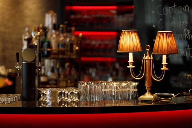 Theke in einer Bar eines Kölner Hotels. Köln, 28.05.2019