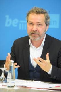 Zukunftspakt Verwaltung Senats-Zukunftspakt Verwaltung Berlin, 14.05.2019 Auf der Senats-PK präsentiert der Regierende Bürgermeister Micha Müller den unterschriebenen Berliner Zukunftspakt Verwaltung . Als Vertreter des Rates der Bürgermeister nahmen Kreuzbergs Bürgermeisterin Herrmann und Pankows Bürgermeiser Benn (Foto) teil. *** Future Pact Administration Senate Future Pact Administration Berlin, 14 05 2019 At the Senate PK, the Governing Mayor Micha Müller presents the signed Berlin Future Pact Administration Kreuzbergs Mayor Herrmann and Pankows Mayor Benn took part as representatives of the Council of Mayors Foto