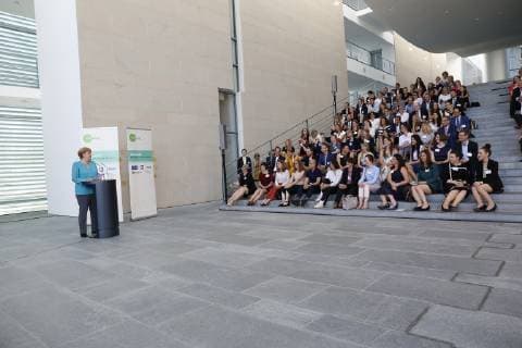Deutschland, Berlin, Bundeskanzleramt, Auszeichnung der Sieger des Wettbewerbs startsocial durch BK in Merkel, 03.06.2019