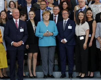 Bundeskanzlerin Angela Merkel, Deutschland, Berlin, Bundeskanzleramt, Auszeichnung der Sieger des Wettbewerbs startsocial durch BK in Merkel, 03.06.2019