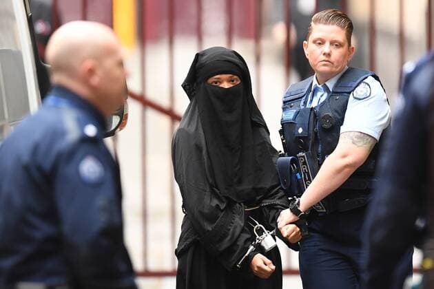 News Themen der Woche KW23 News Bilder des Tages MOMENA SHOMA COURT, Momena Shoma arrives at the Supreme Court in Melbourne, Wednesday, June 5, 2019. Sentence for Bangladeshi-born student Momena Shoma who attacked her home stay host in a terror attack in Melbourne. Shoma has pleaded guilty to engaging in a terrorist act. ( NO ARCHIVING, EDITORIAL USE ONLY, NO USE IN BOOKS WITHOUT CONSENT MELBOURNE VICTORIA AUSTRALIA  Copyright: xERIKxANDERSONx 20190605001402859535